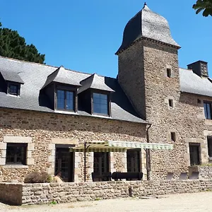 Petit Manoir Proche Dinan - D'hotes Bed & Breakfast